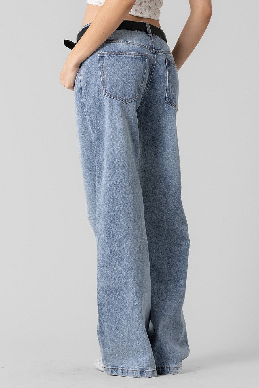 BAGGY
JEANS