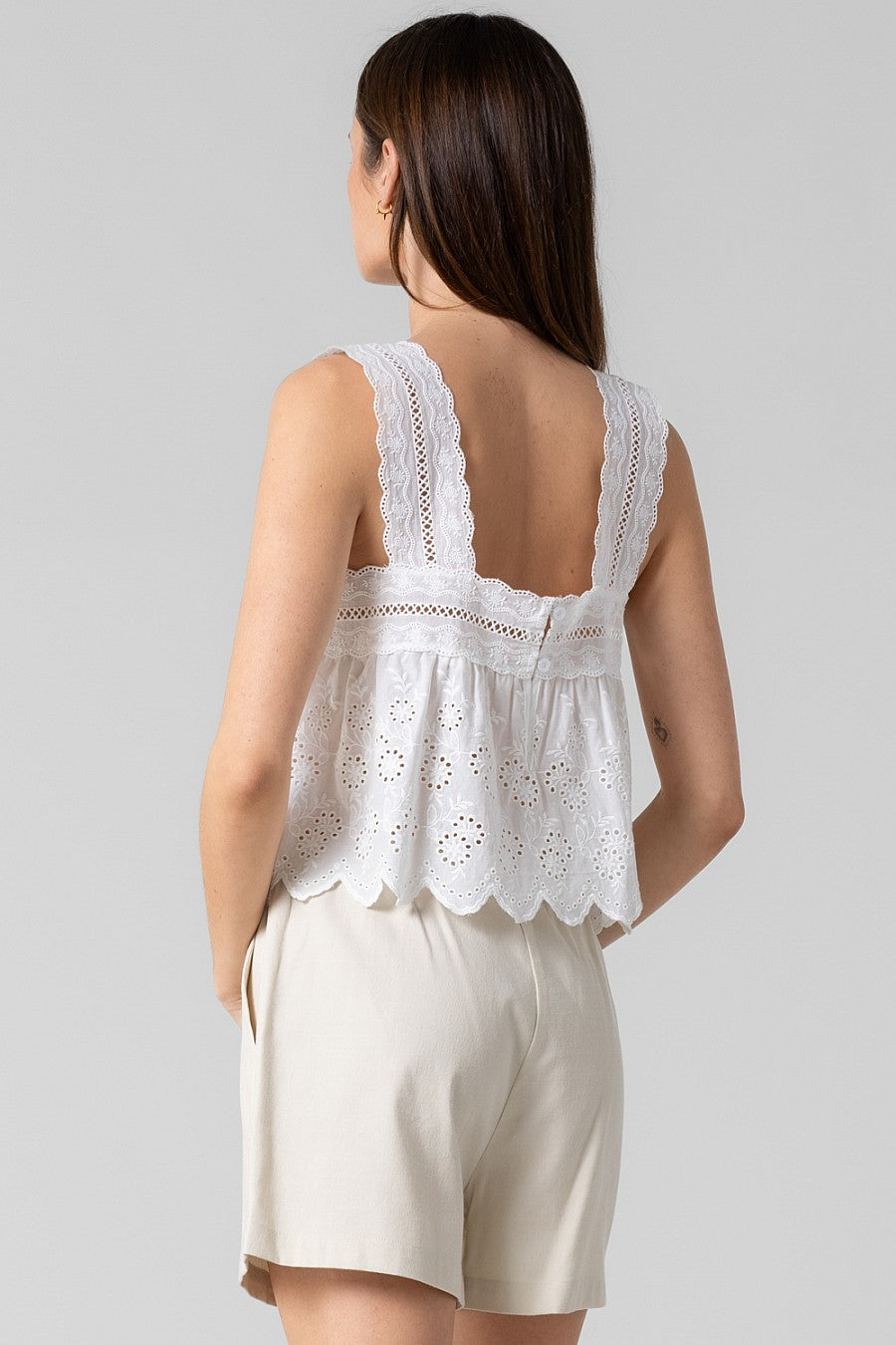Cotton eyelet top 🤍