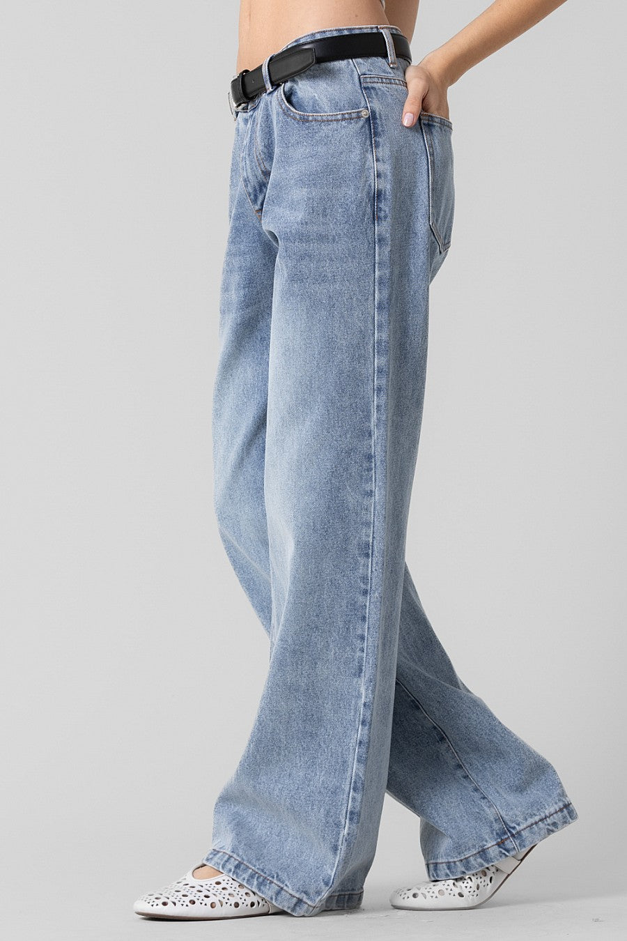 BAGGY
JEANS