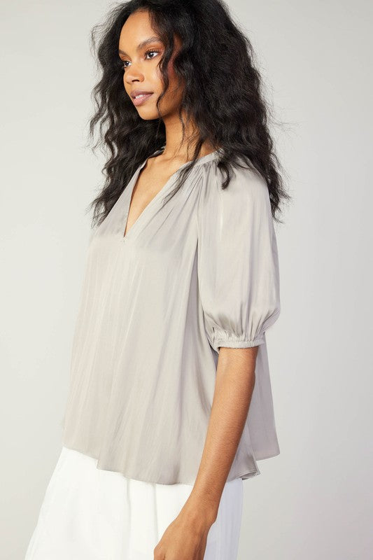 GATHERED DETAIL V-NECK BLOUSE