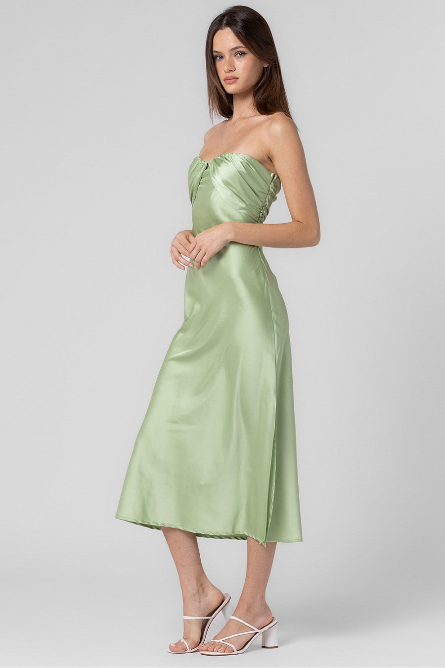 SATIN SWEETHEART NECKLINE
TUBE DRESS