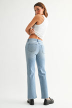 STRAIGHT LEG JEAN