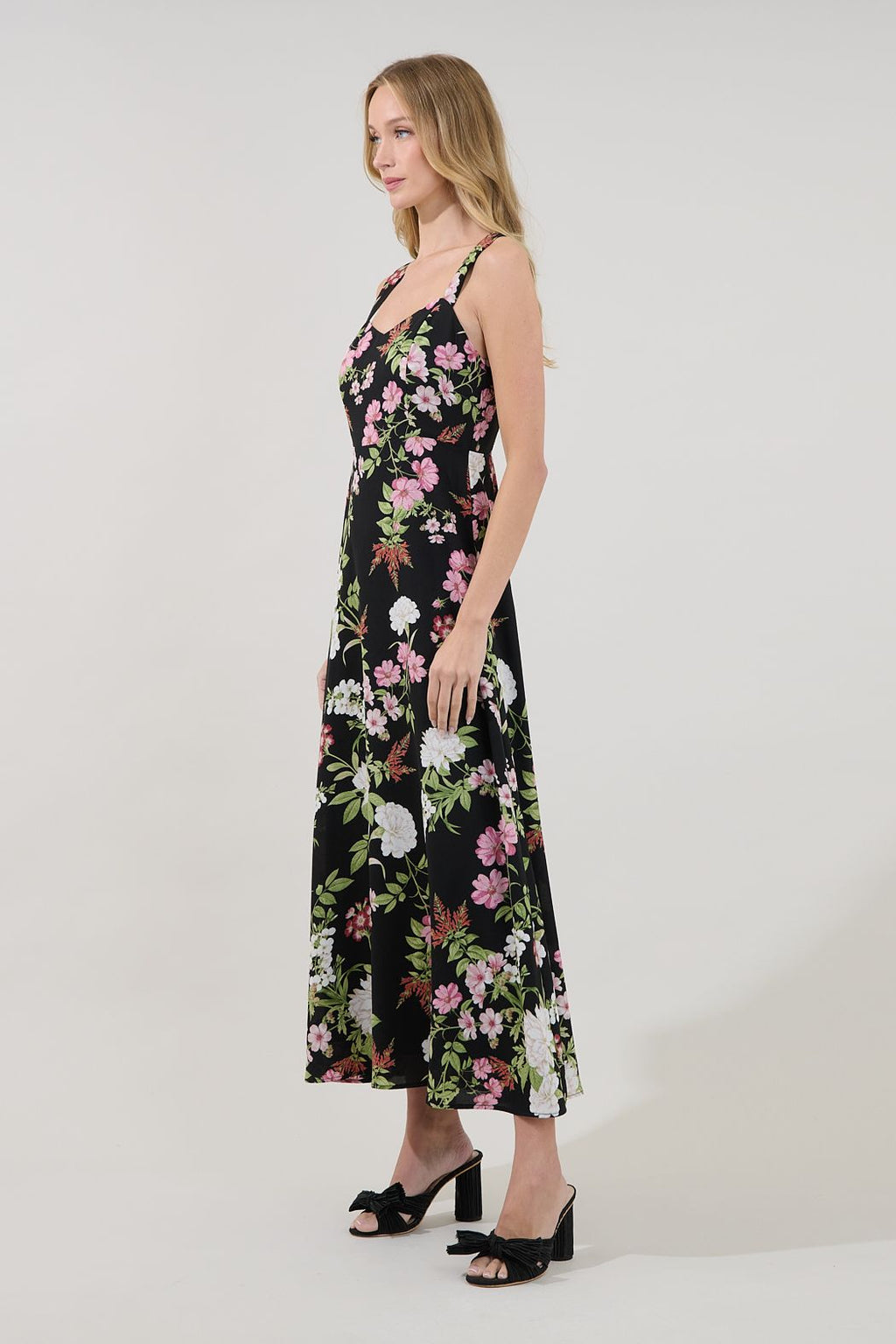 Paisly Smocked Maxi Dress
Hollyhock