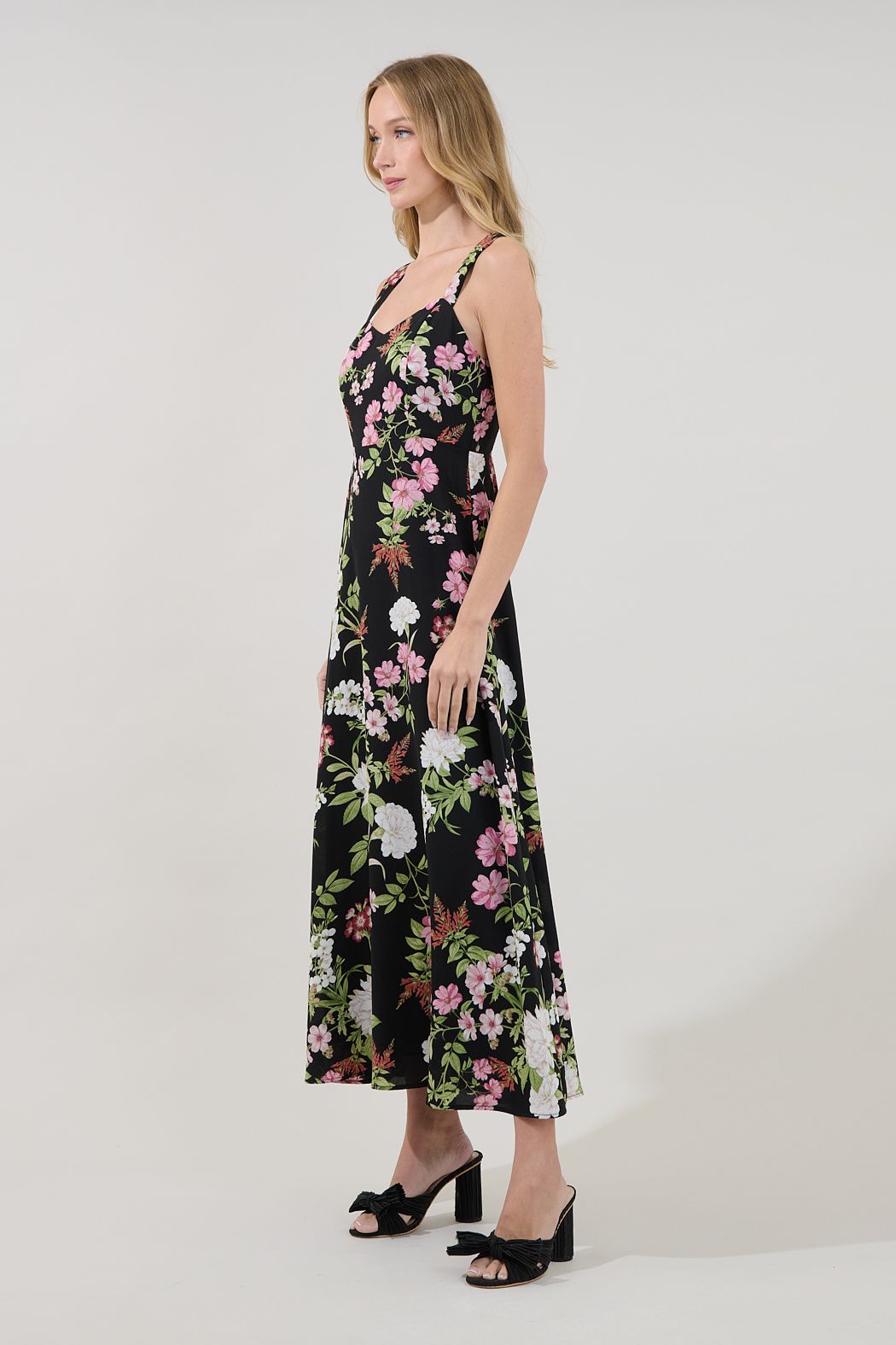 Paisly Smocked Maxi Dress
Hollyhock