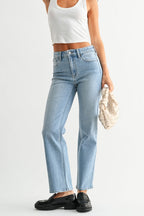 STRAIGHT LEG JEAN