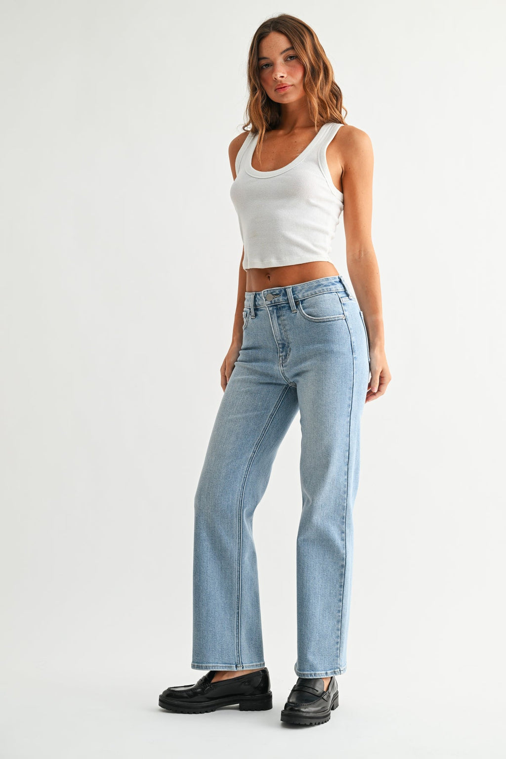 STRAIGHT LEG JEAN