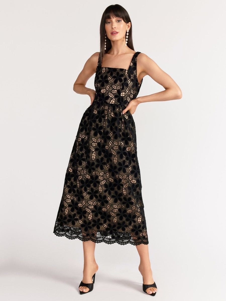 Velvet Lace
Midi Dress