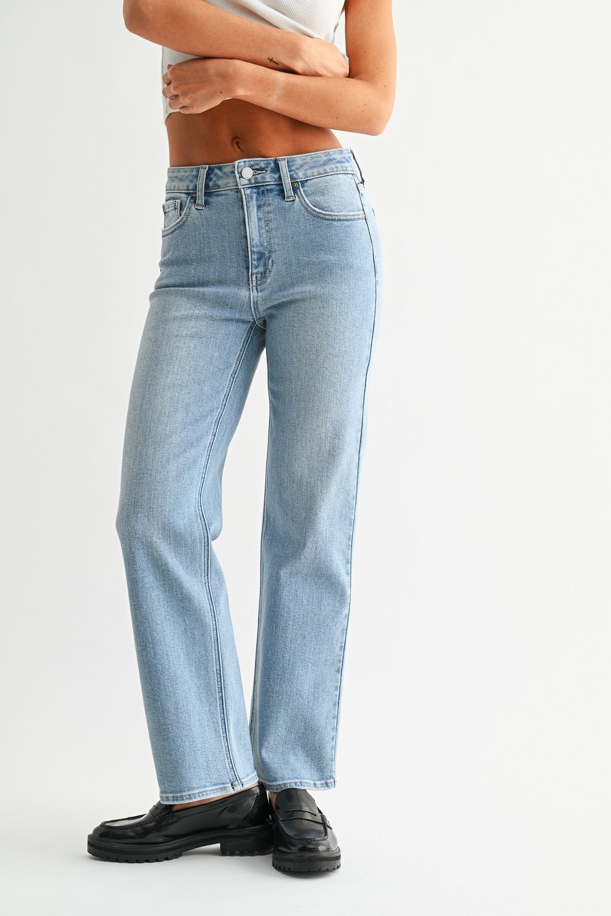 STRAIGHT LEG JEAN