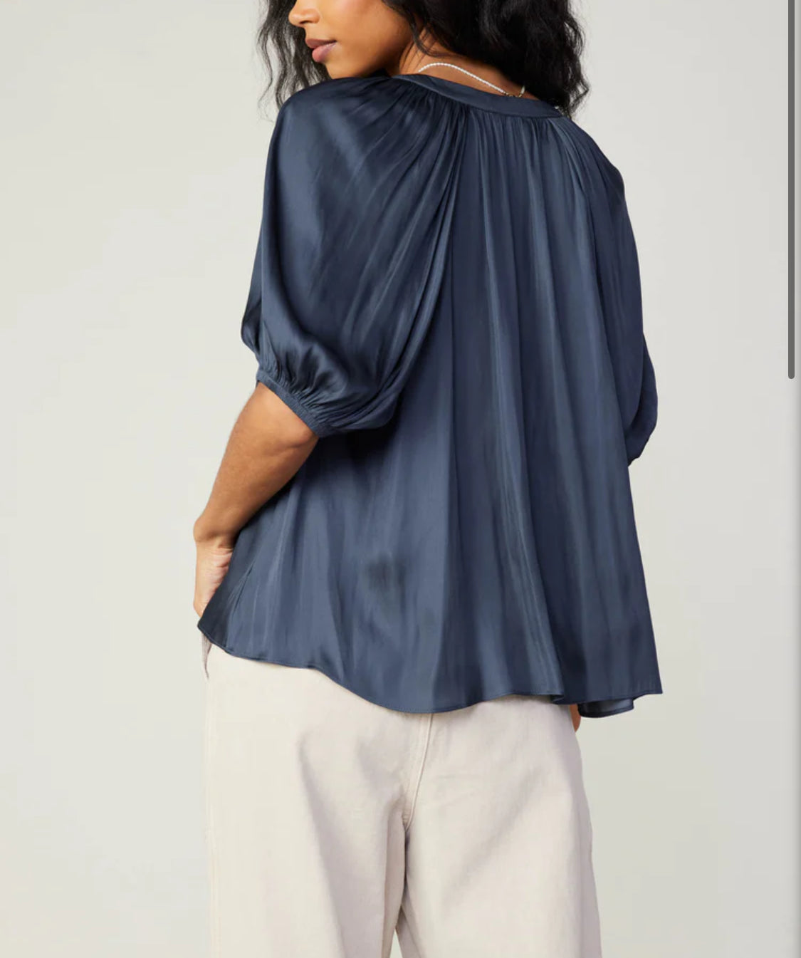 GATHERED NECKLINE BLOUSE