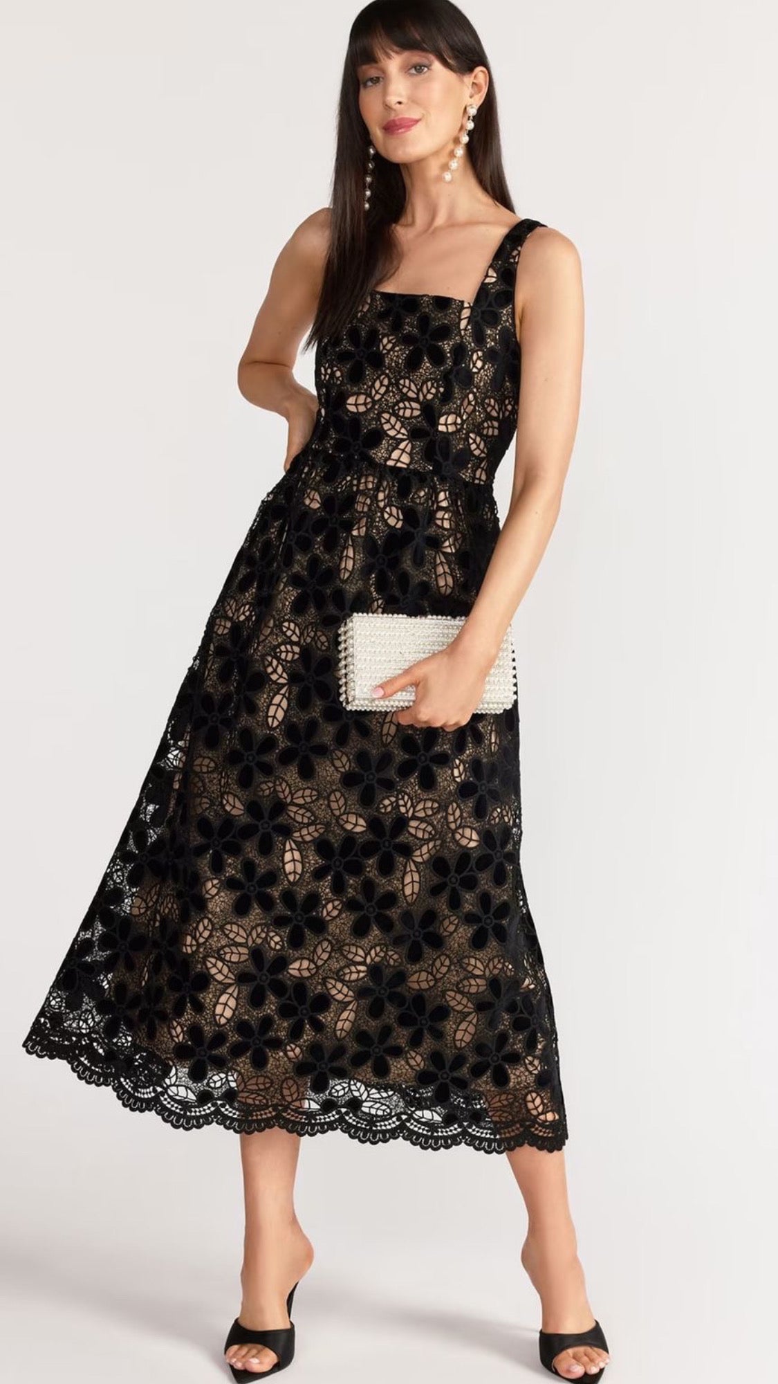 Velvet Lace
Midi Dress