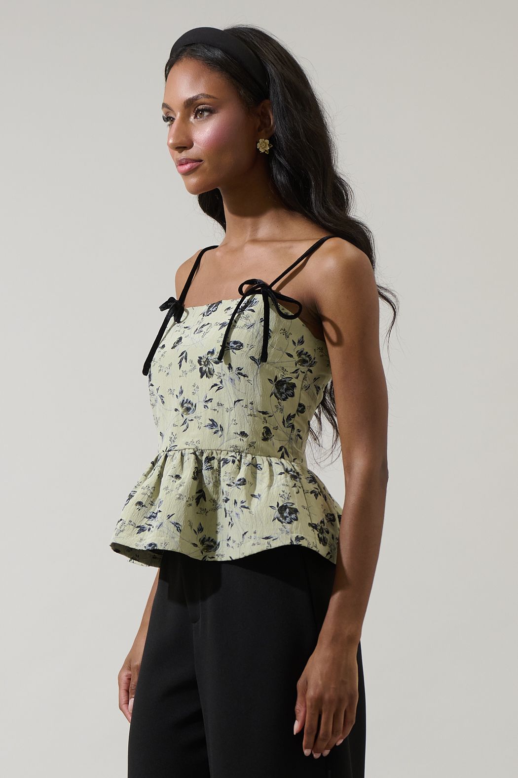 Ravelle Floral Smocked Crop Top